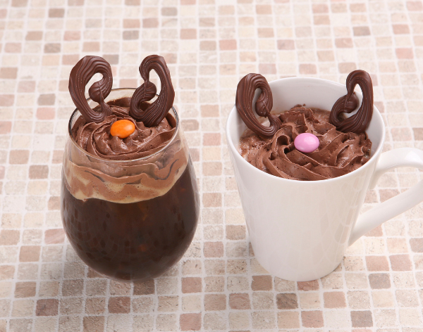 トナカイラテ<br>(左)アイスコーヒー<br>(右)ホットコーヒー